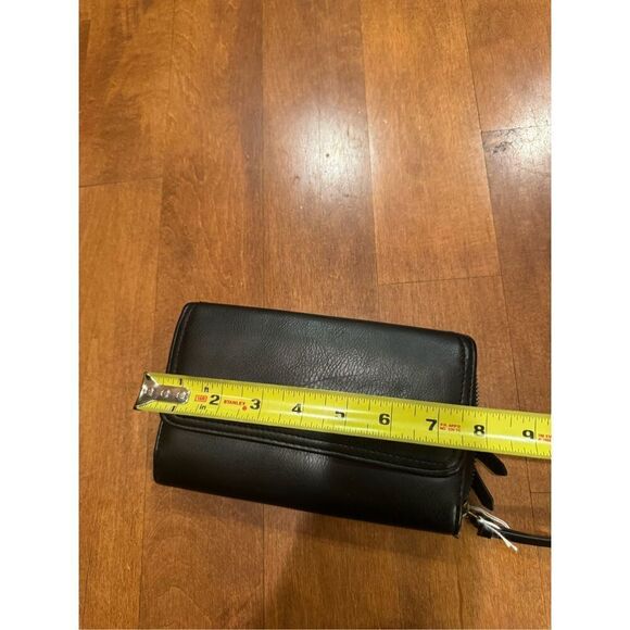 Woman’s leather fold out wallet/clutch - Picture 6 of 7